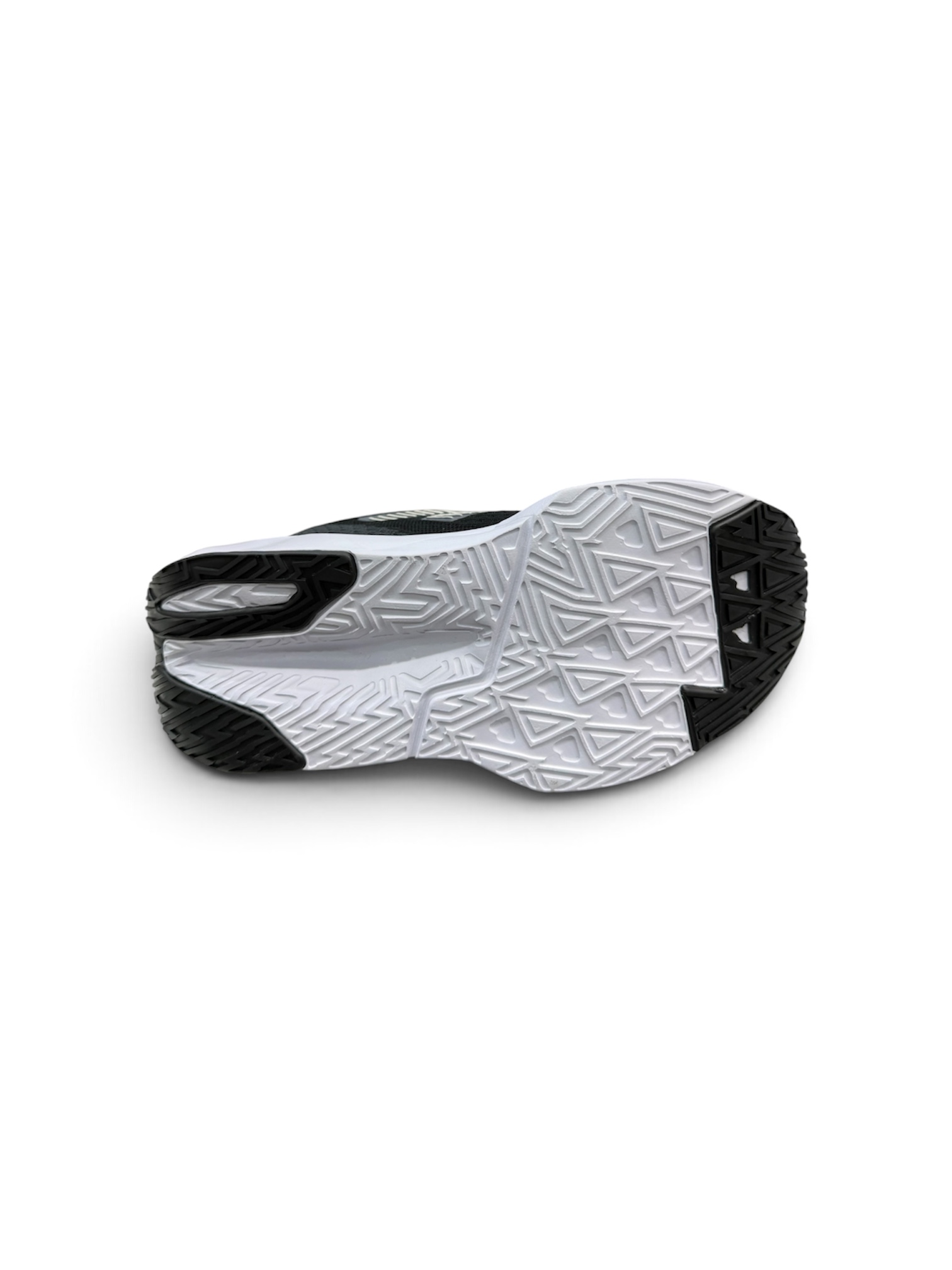NEW BALANCE FUELCELL REBEL V5 PREMIUM ( PRETO/ BRANCO )